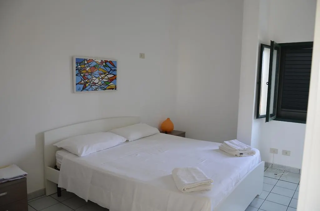 Guest House Punta Fram Madonna Delle Grazie 0*,